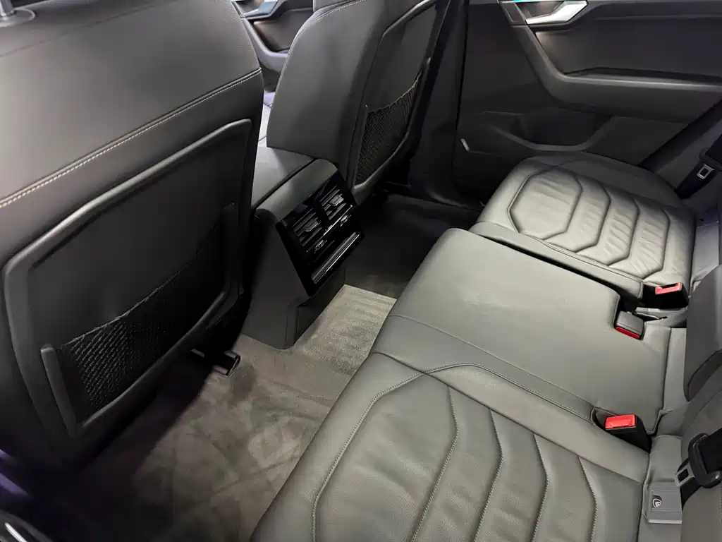Volkswagen Touareg — миниатюра 4