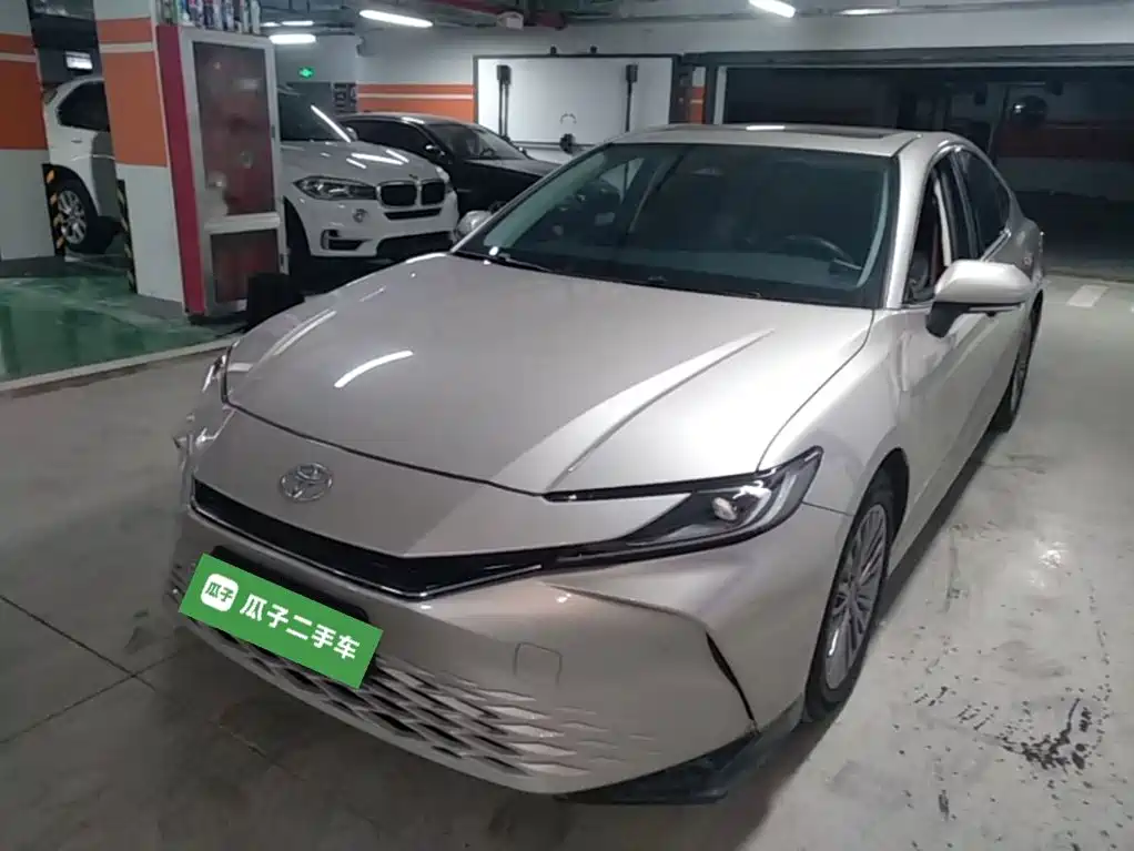 Toyota Camry — миниатюра 2
