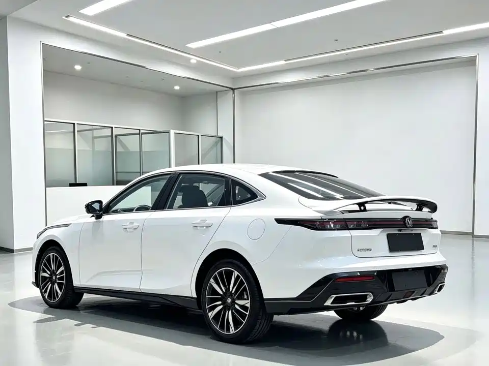 Changan Eado — миниатюра 4