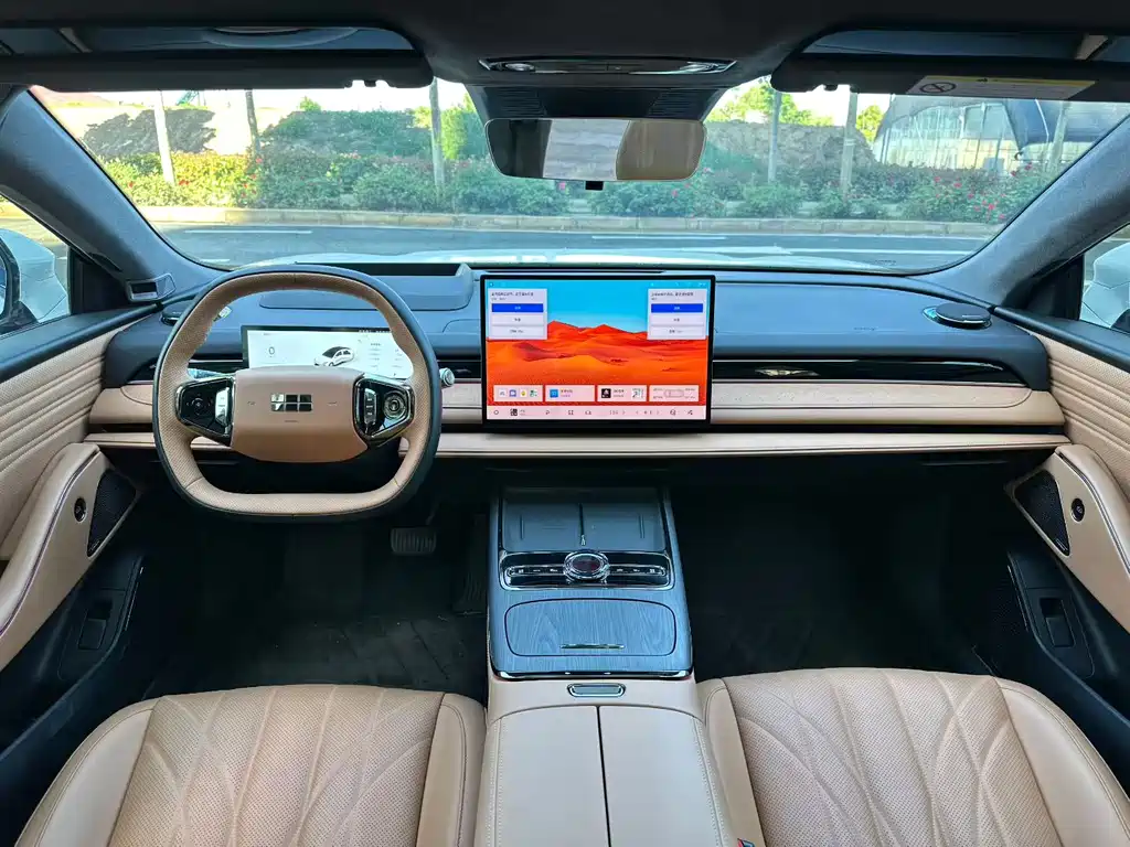 Geely Galaxy Galaxy 8 8 2025 130km EM-P