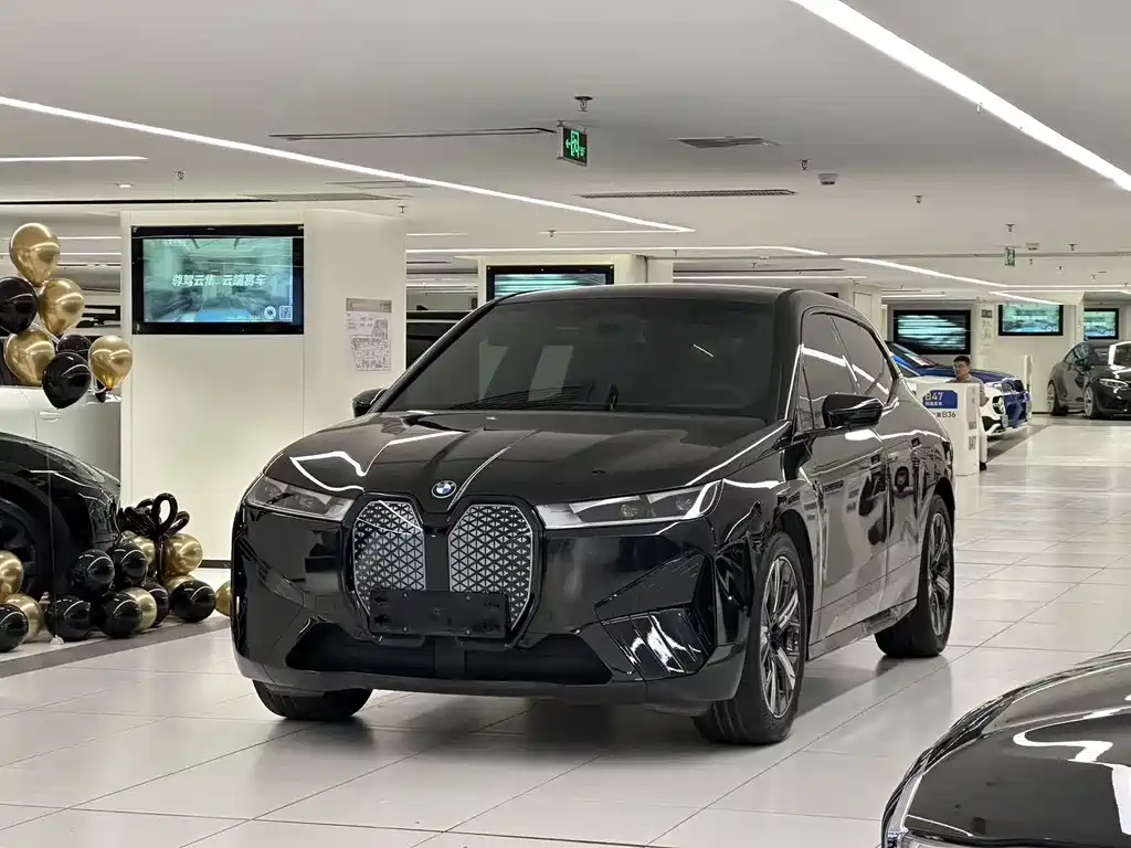 BMW iX 2023 xDrive40