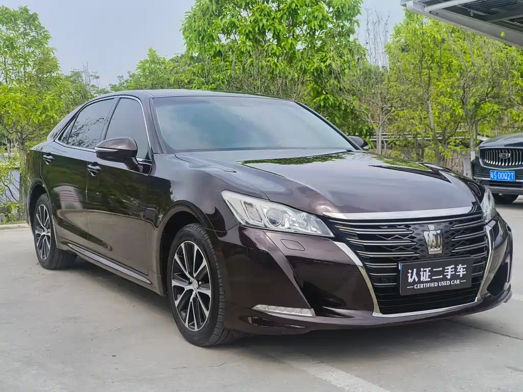 Toyota Crown 2.0T Fashion Edition, фото 2