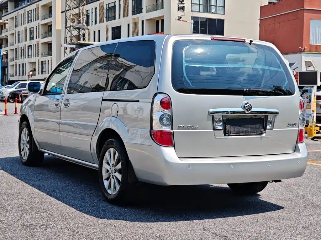 Buick GL8 — миниатюра 7