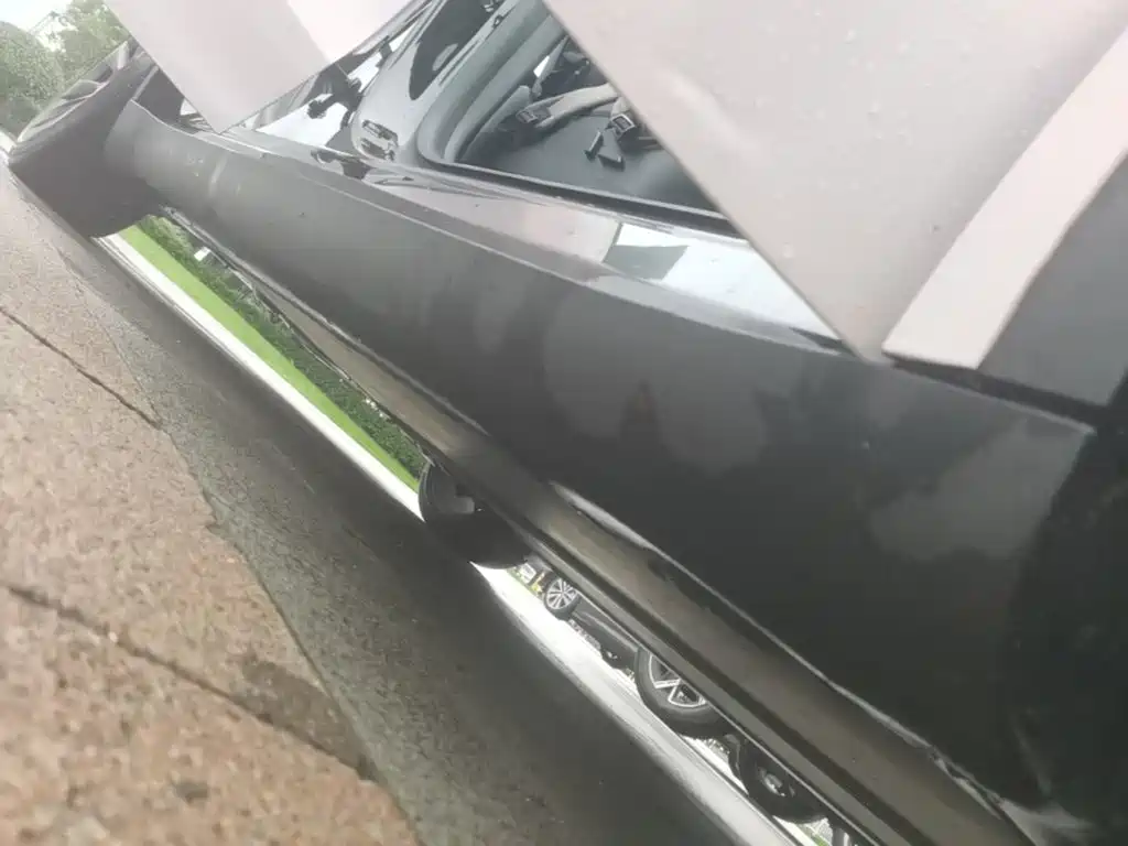 Tesla Model Y — миниатюра 21