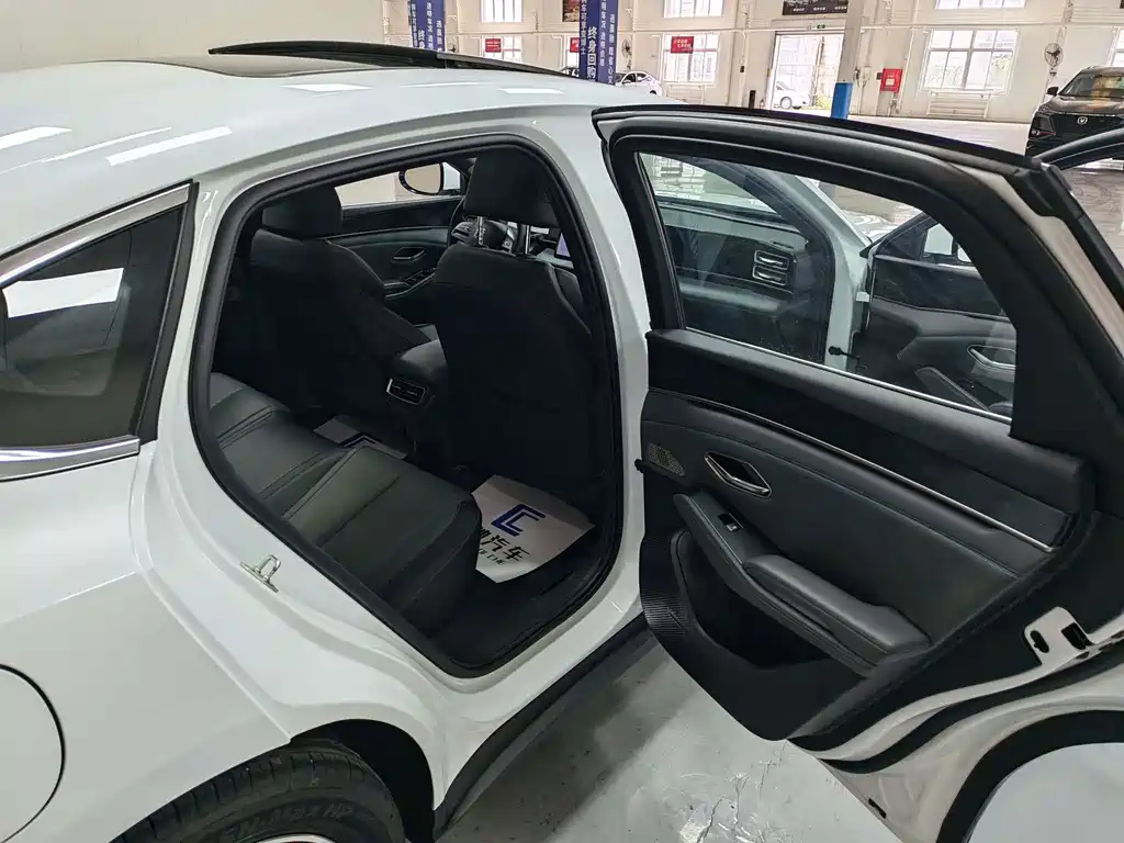 BYD Qin L — миниатюра 9