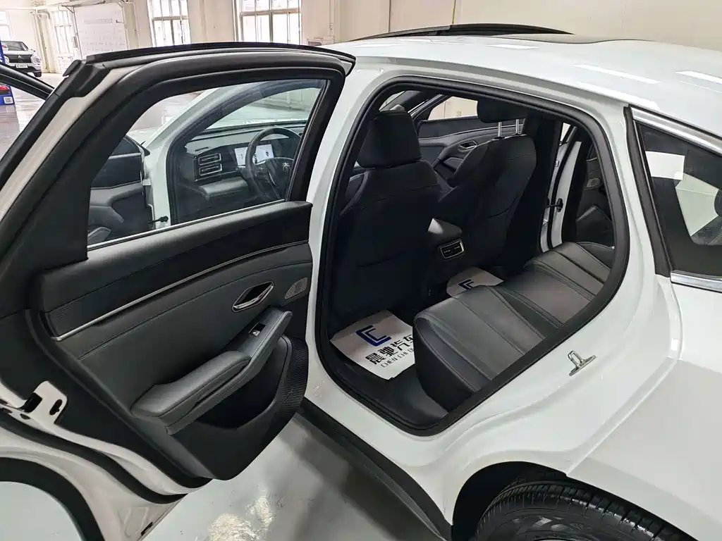 BYD Qin L — миниатюра 10