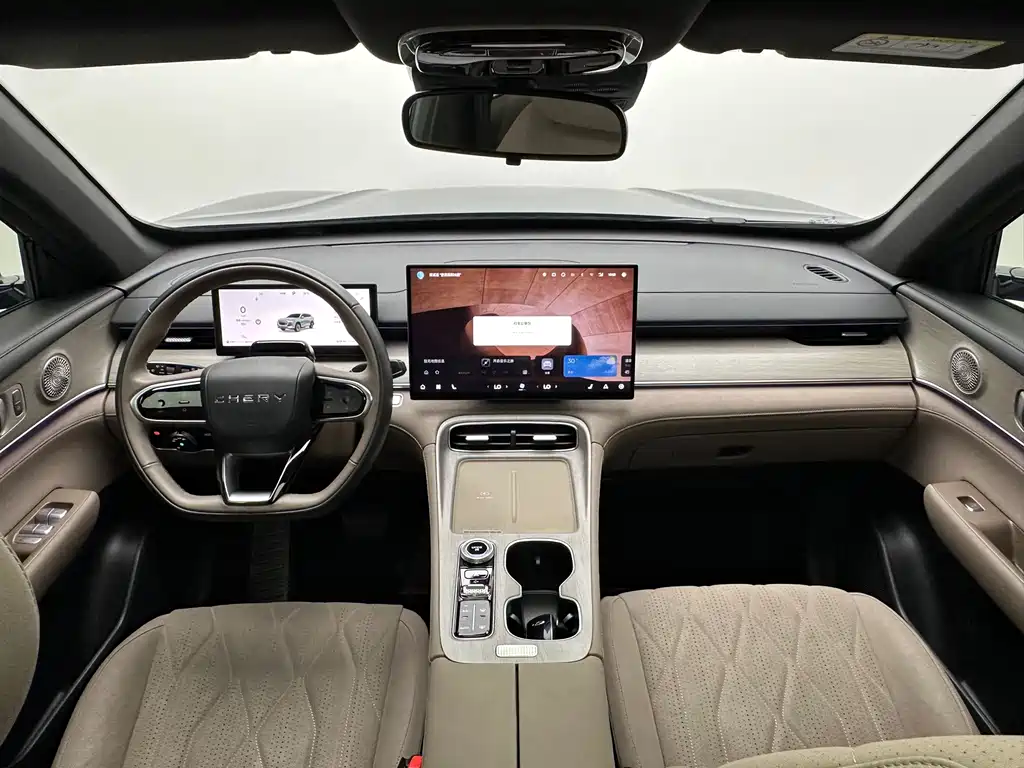Chery 8 PLUS 2025 290TGDI DCT Luxury