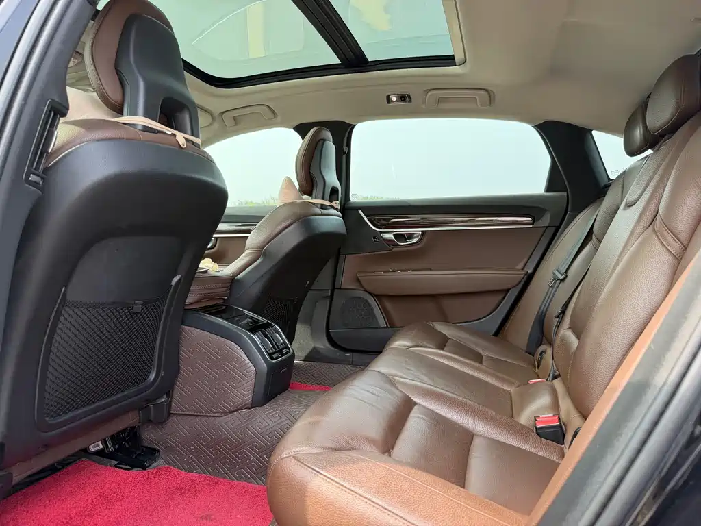 Volvo S90 — миниатюра 6