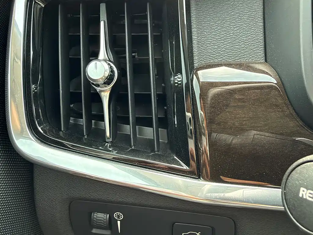Volvo S90 — миниатюра 27