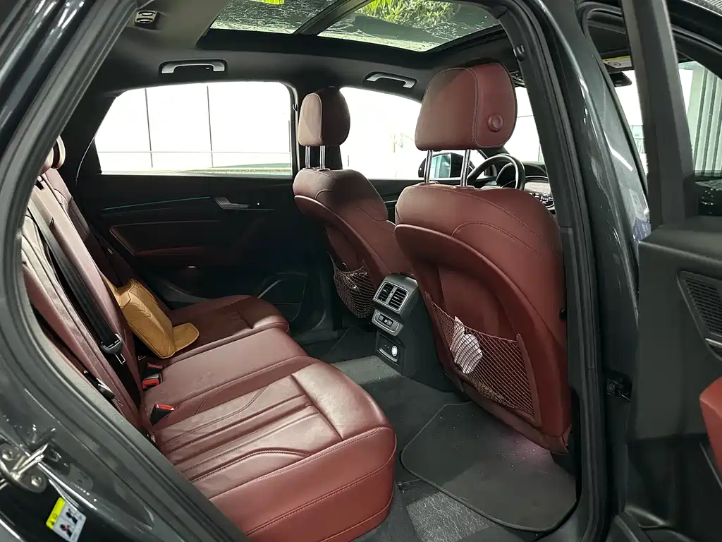 Audi Q5L Sportback — миниатюра 17
