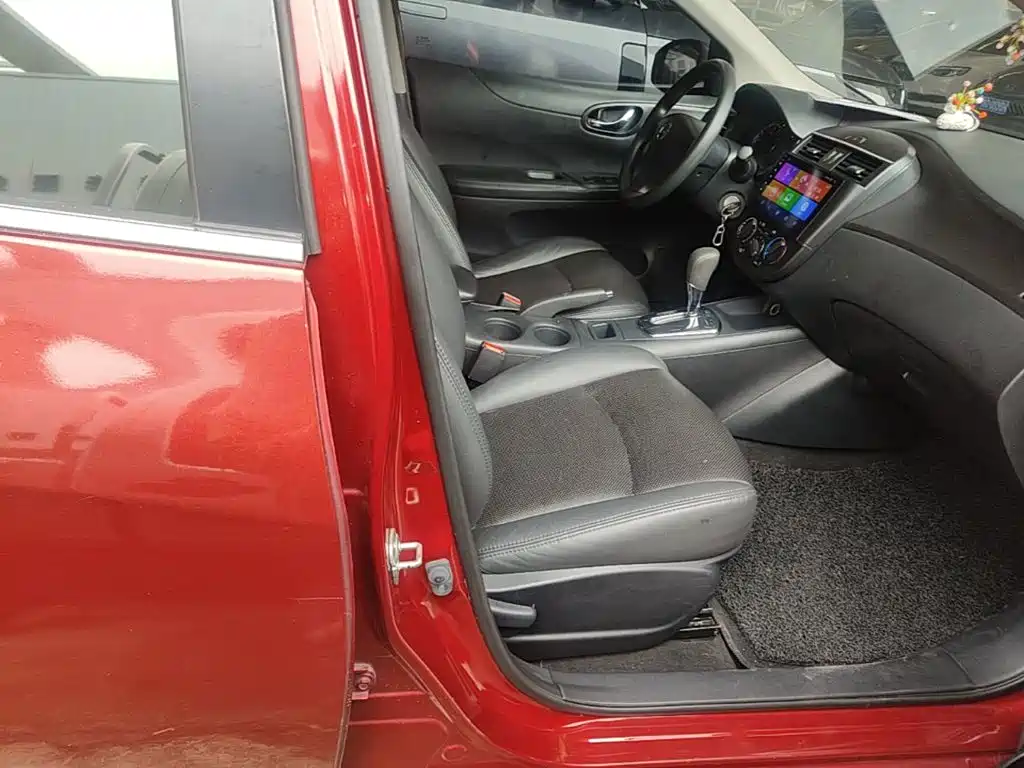 Nissan Tiida — миниатюра 25