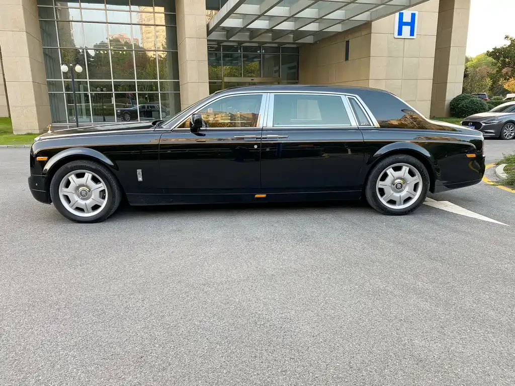 Rolls-Royce Phantom — миниатюра 3