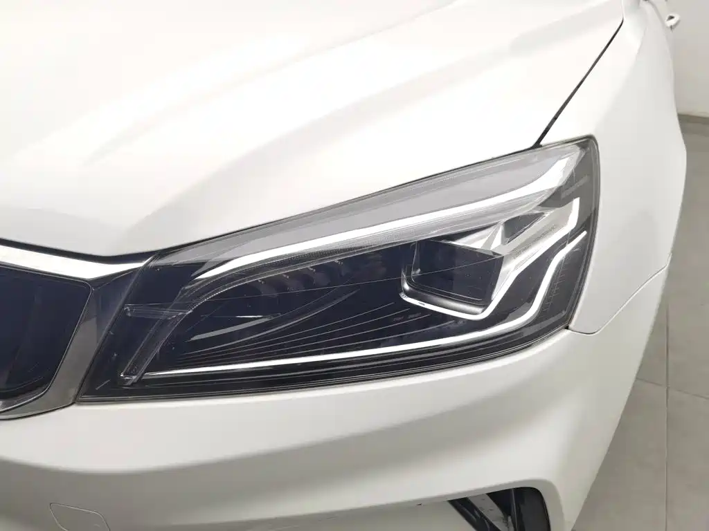 Geely Emgrand — миниатюра 7