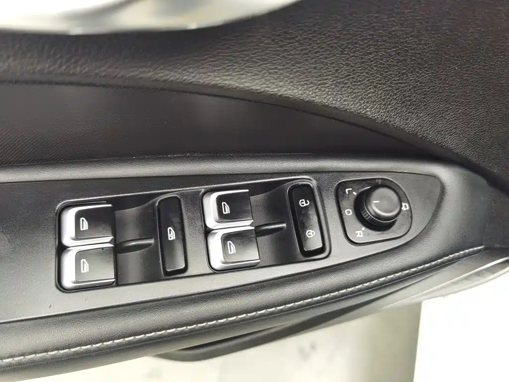 Geely Emgrand — миниатюра 9
