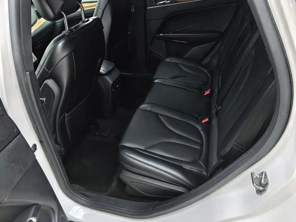 Lincoln MKC — миниатюра 9