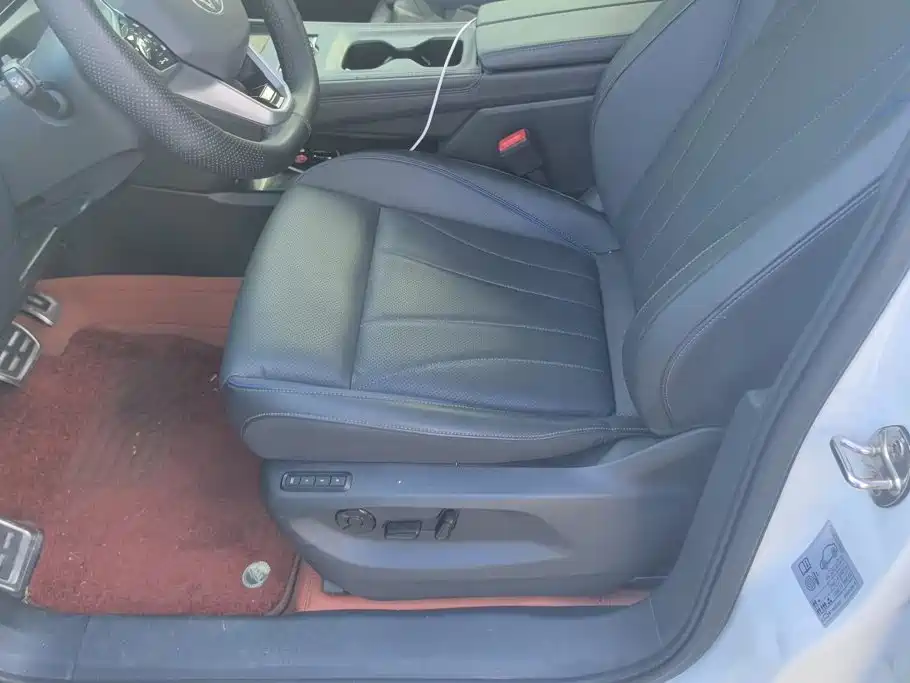 Volkswagen Tiguan L — миниатюра 9