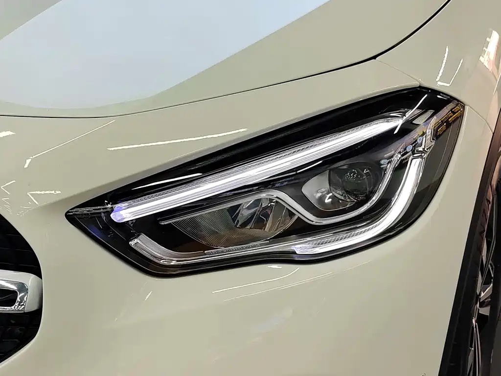 Mercedes-Benz GLA — миниатюра 19
