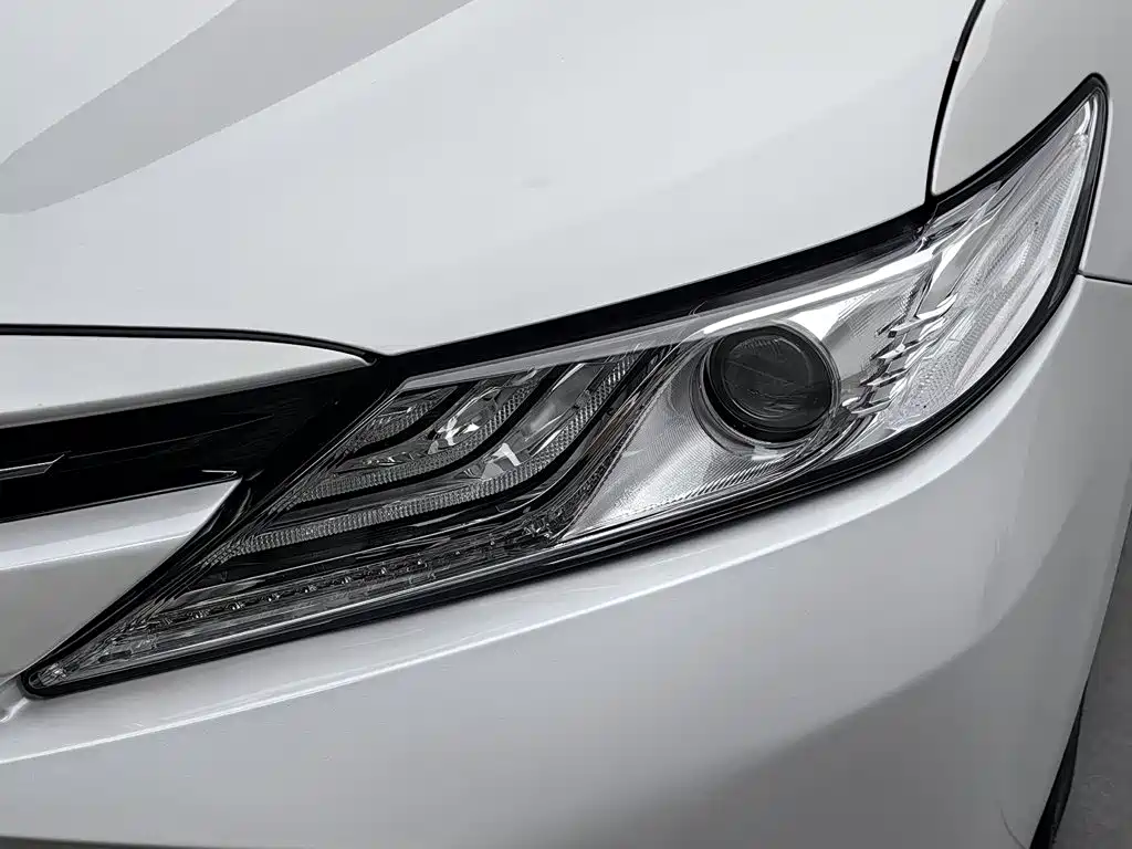 Toyota Camry — миниатюра 7