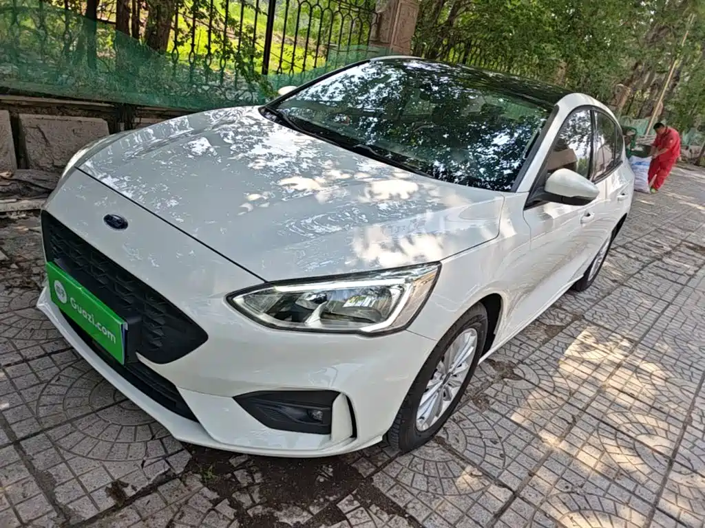 Ford Focus 2020 Sedan EcoBoost 180 Auto Edge Trend Type