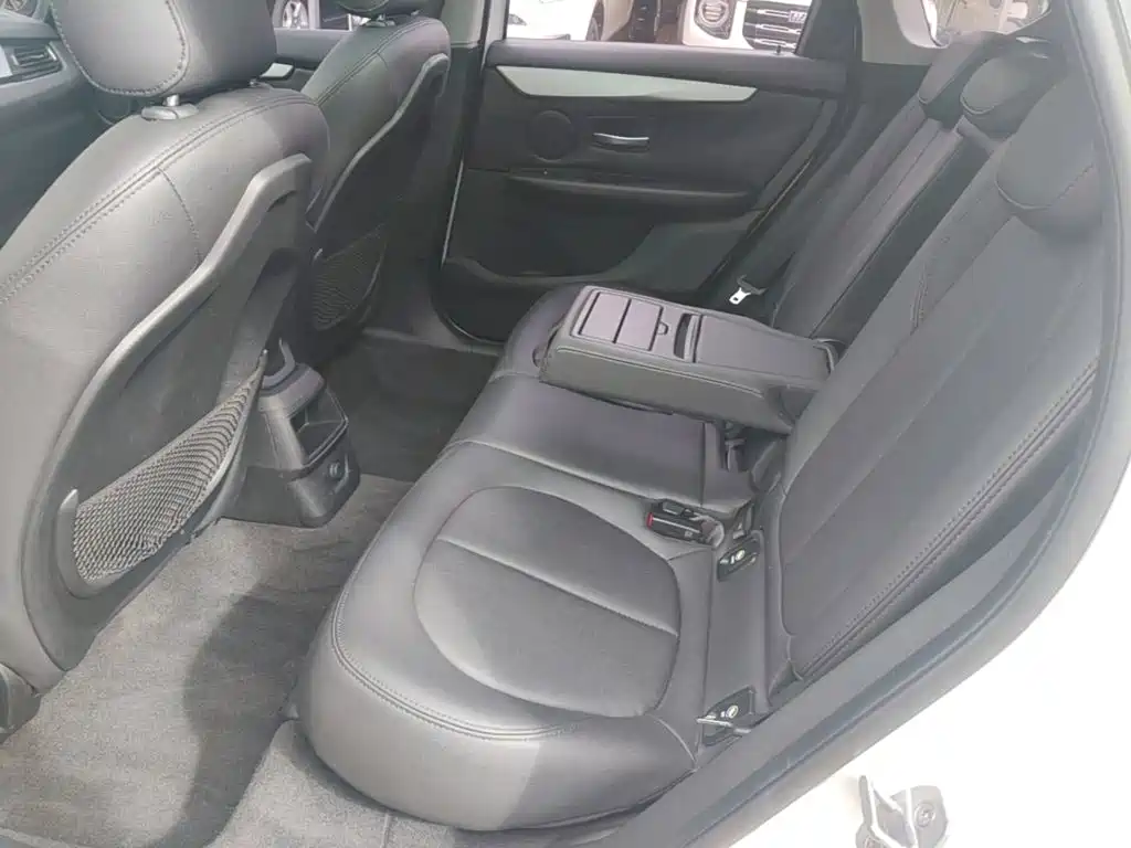 BMW 2 Series Active Tourer — миниатюра 17