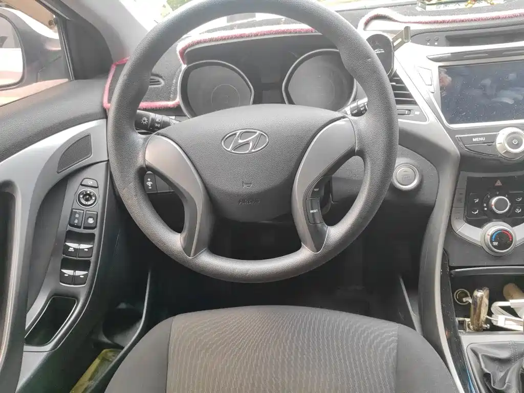 Hyundai Elantra Langdong — миниатюра 6
