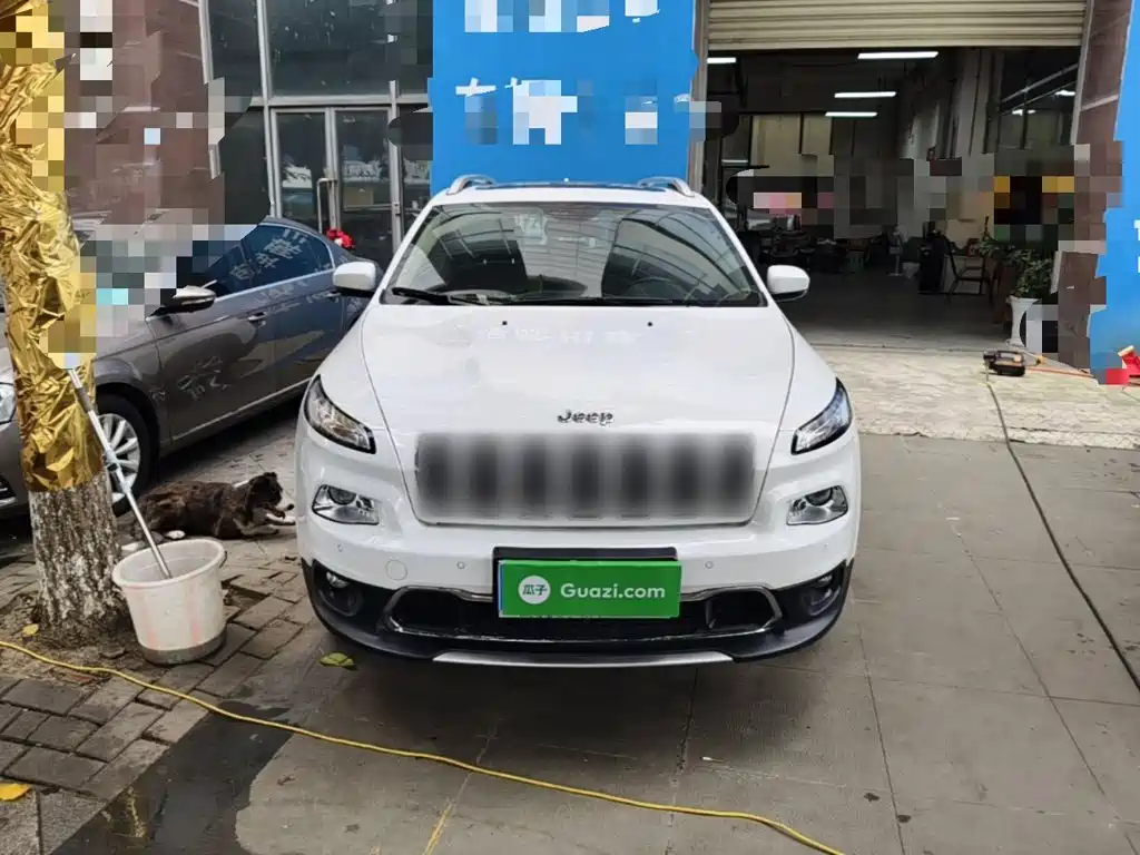Jeep Cherokee — миниатюра 3