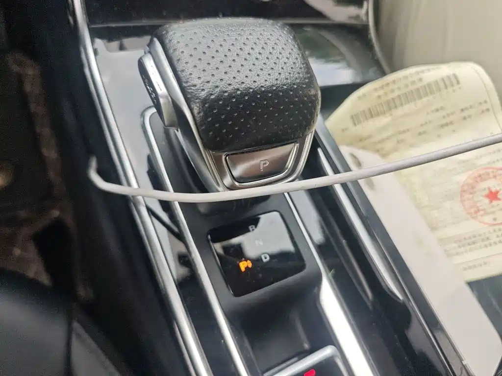 Roewe RX5 eMAX — миниатюра 15