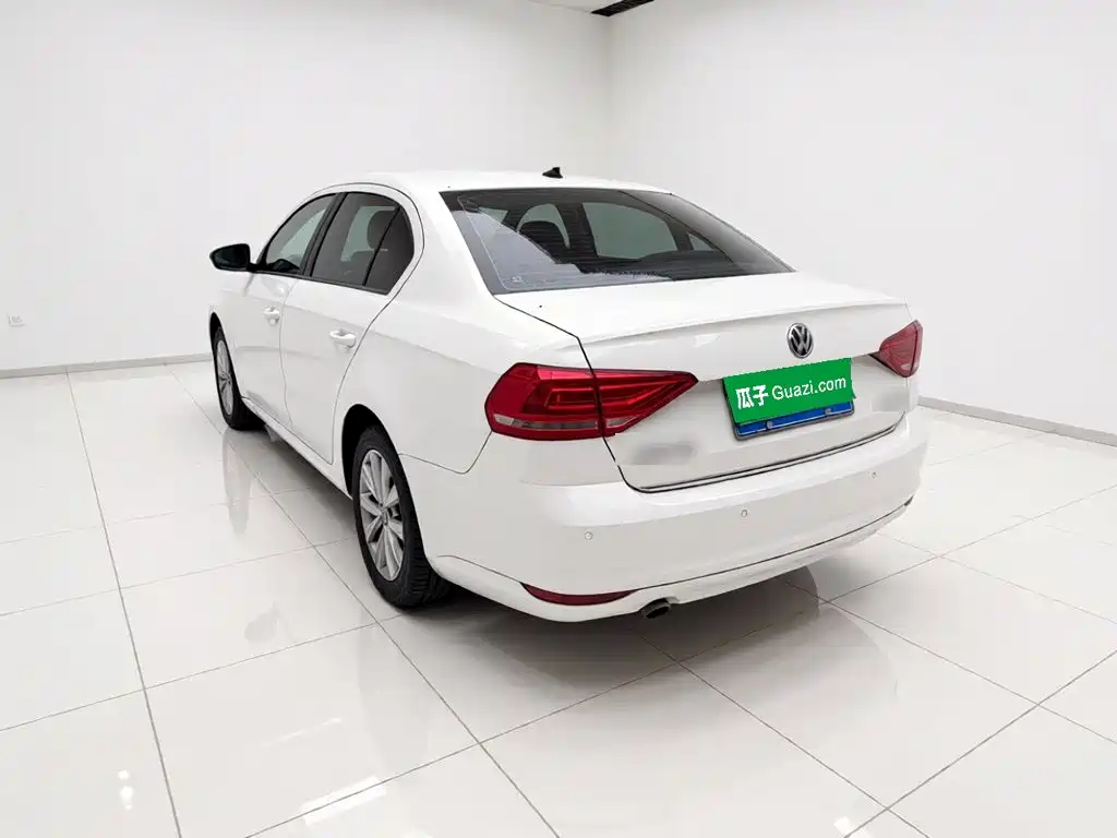 Volkswagen Lavida — миниатюра 4