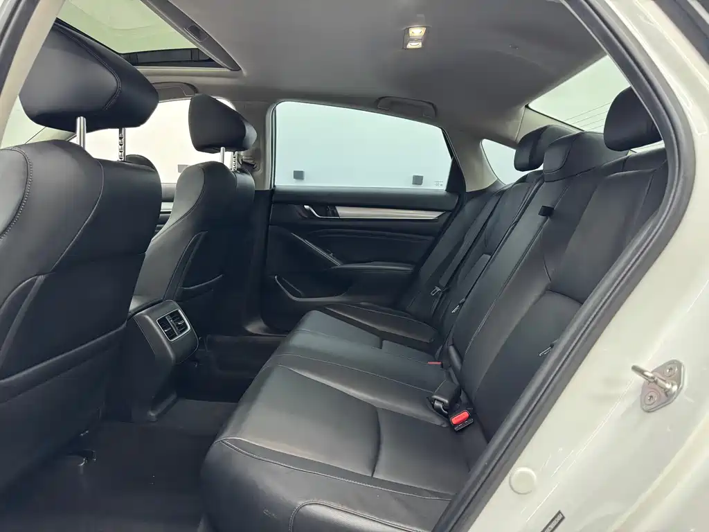 Honda Accord — миниатюра 5