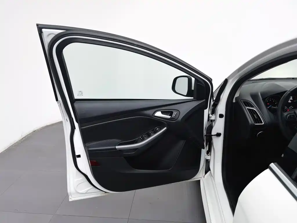 Ford Focus — миниатюра 8