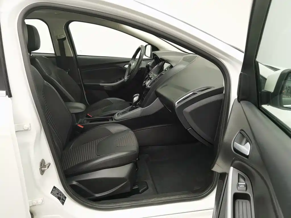 Ford Focus — миниатюра 23