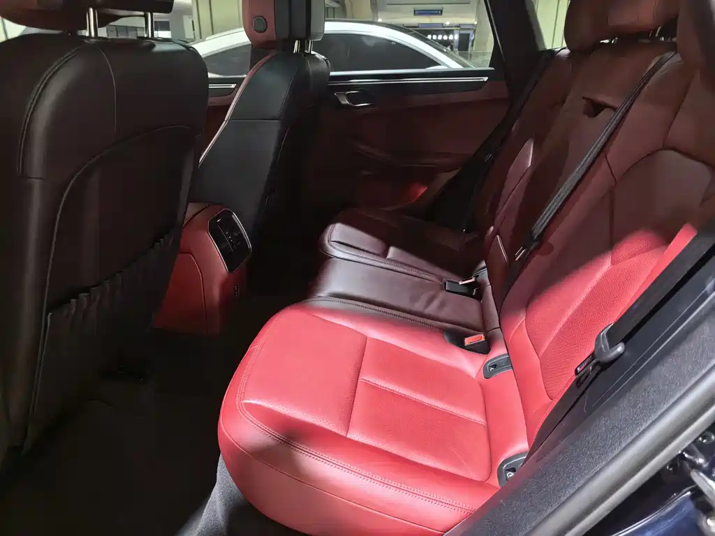 Porsche Macan — миниатюра 7
