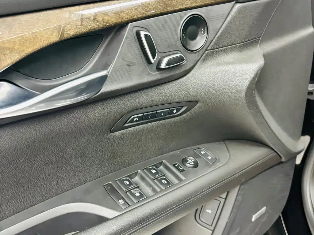 Cadillac CT6 — миниатюра 12
