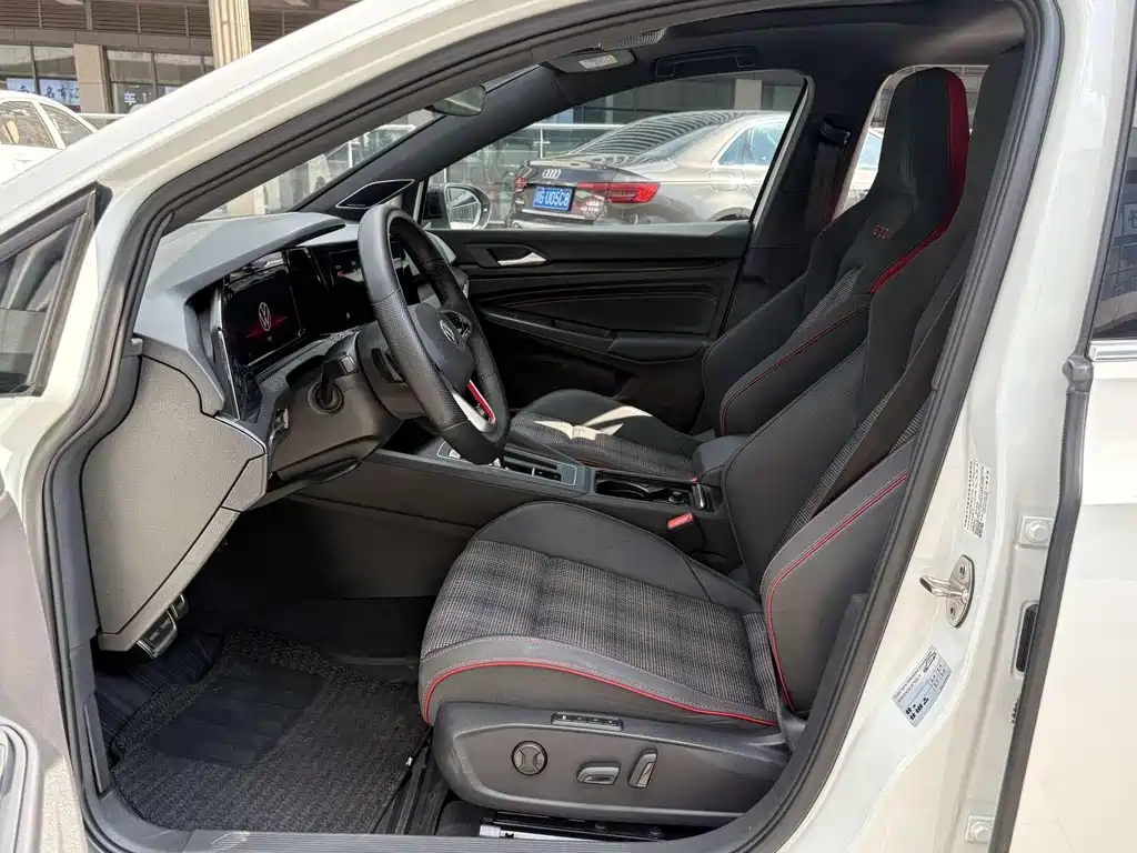 Volkswagen Golf GTI — миниатюра 6