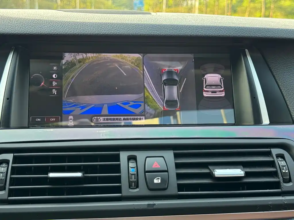BMW 5 Series — миниатюра 5