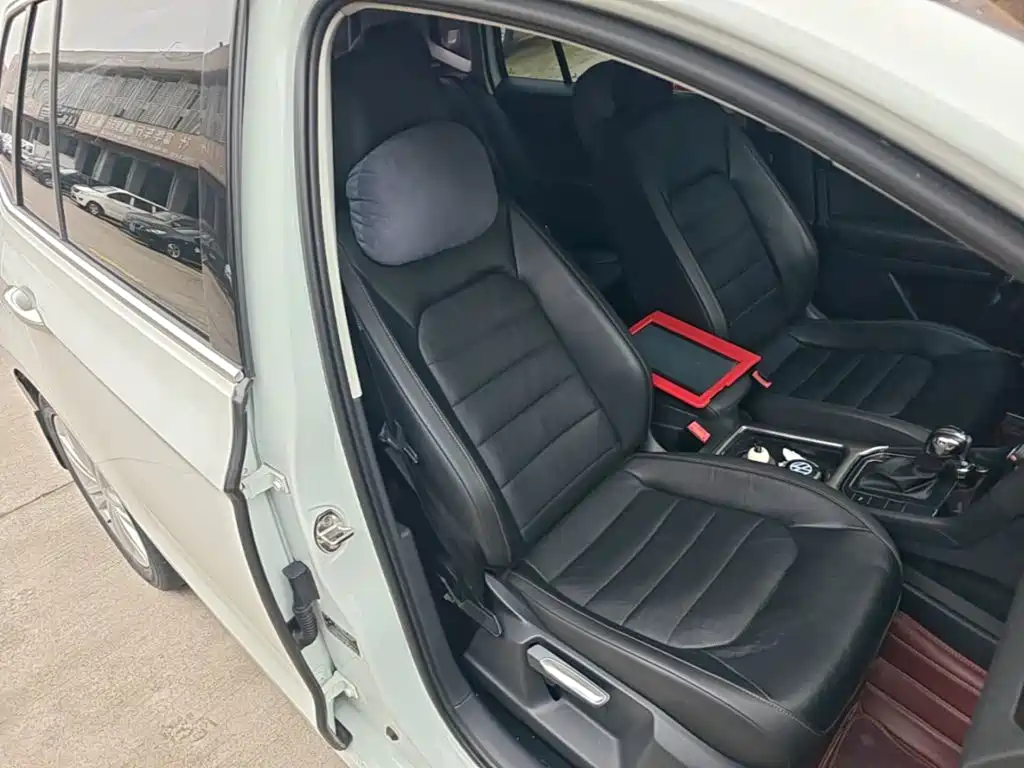 Volkswagen Golf Sportsvan — миниатюра 25