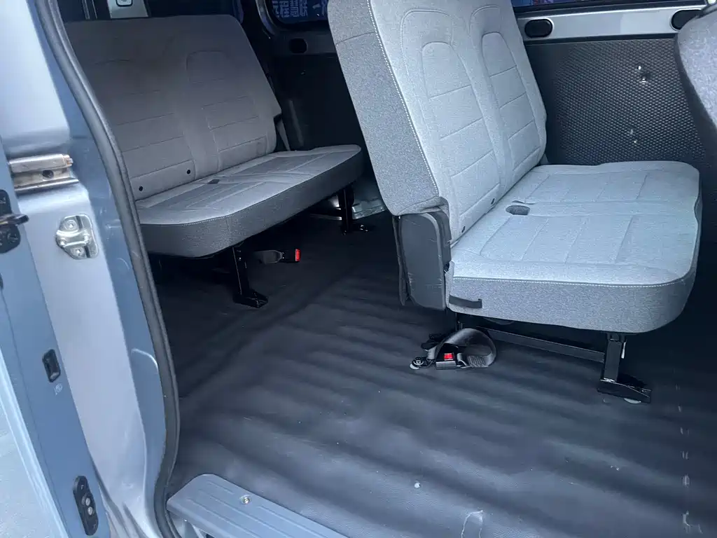 Wuling Yangguang — миниатюра 10
