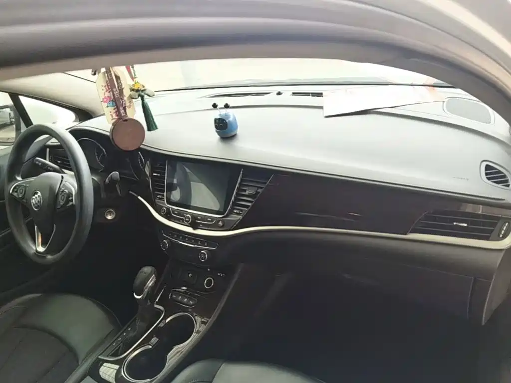 Buick Verano — миниатюра 10