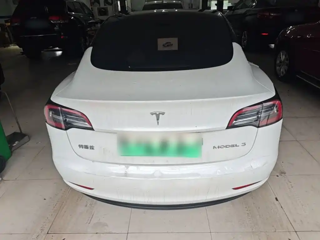 Tesla Model 3 — миниатюра 6