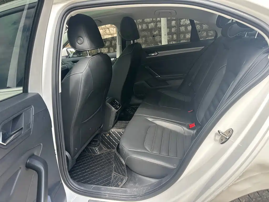 Volkswagen Lamando — миниатюра 10