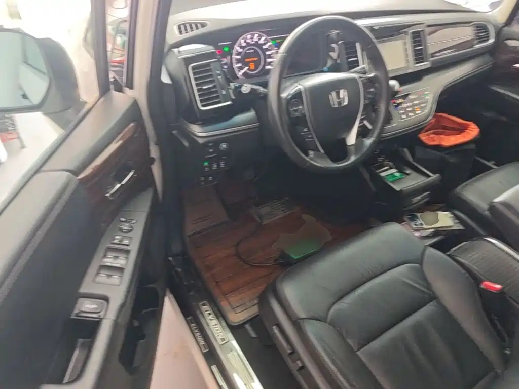 Honda Elysion — миниатюра 16