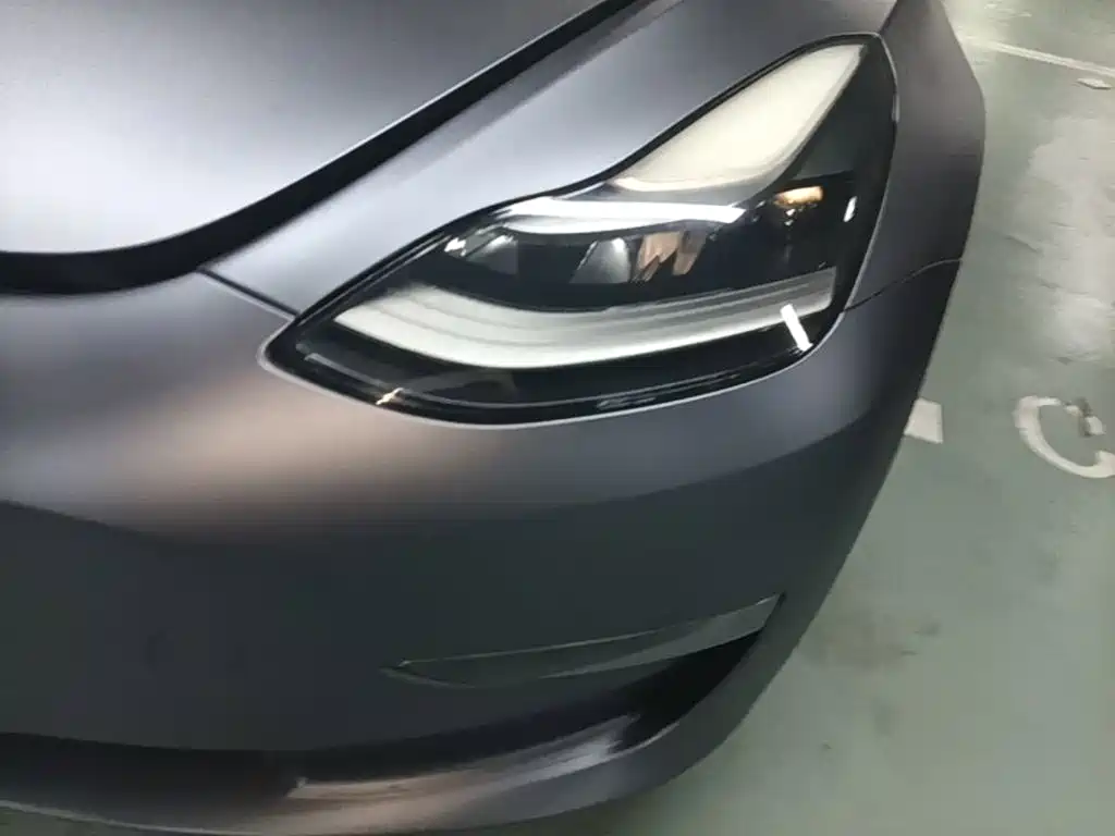 Tesla Model 3 — миниатюра 24
