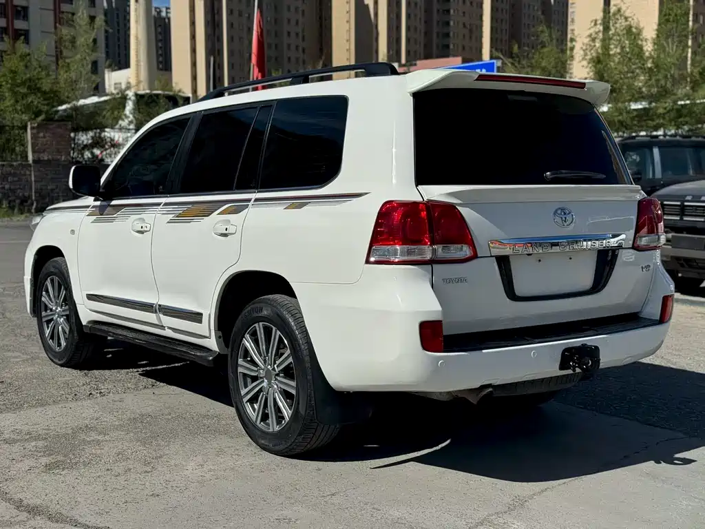 Toyota Land Cruiser 2010 4.7L AT VX