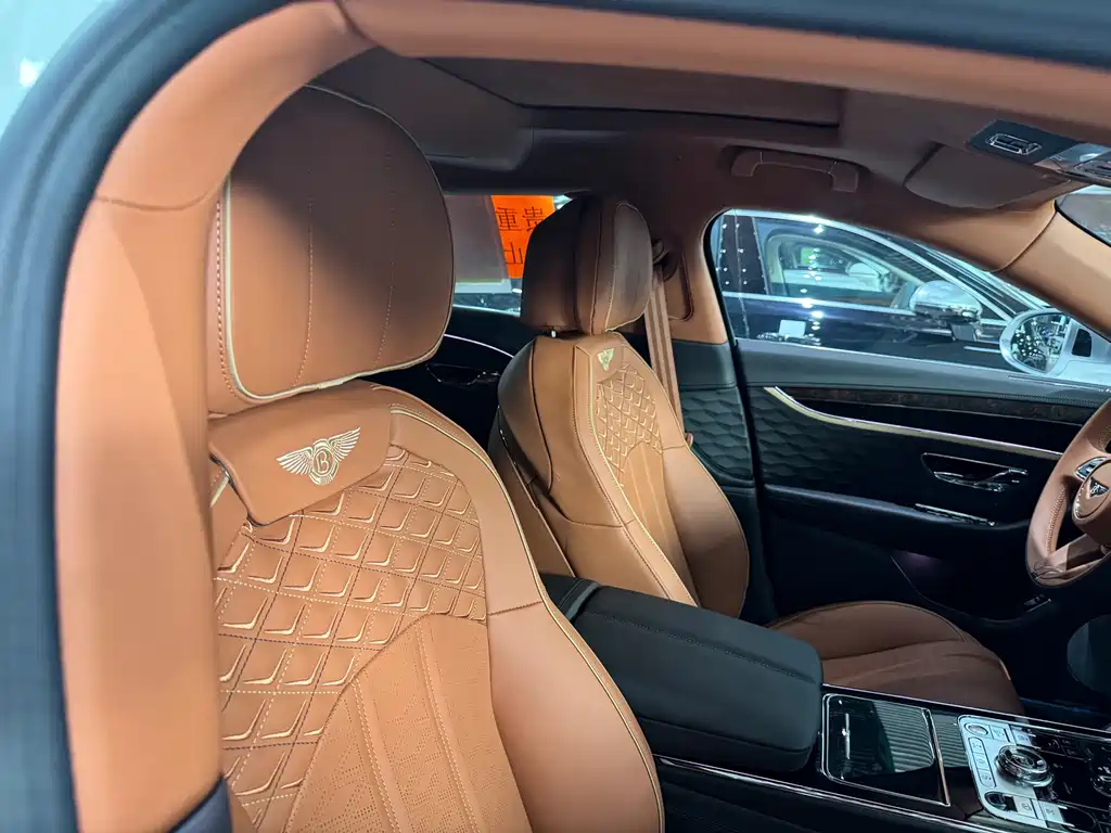 Bentley Flying Spur 2025 4.0T AT