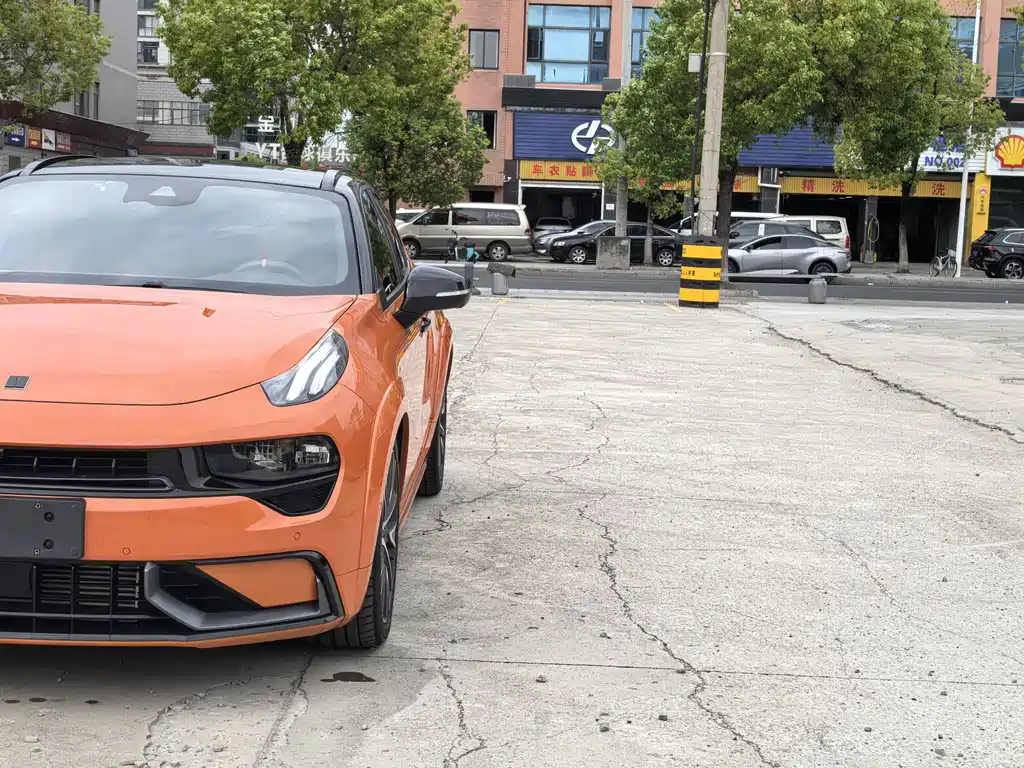 Lynk & Co 02 Hatchback — миниатюра 4