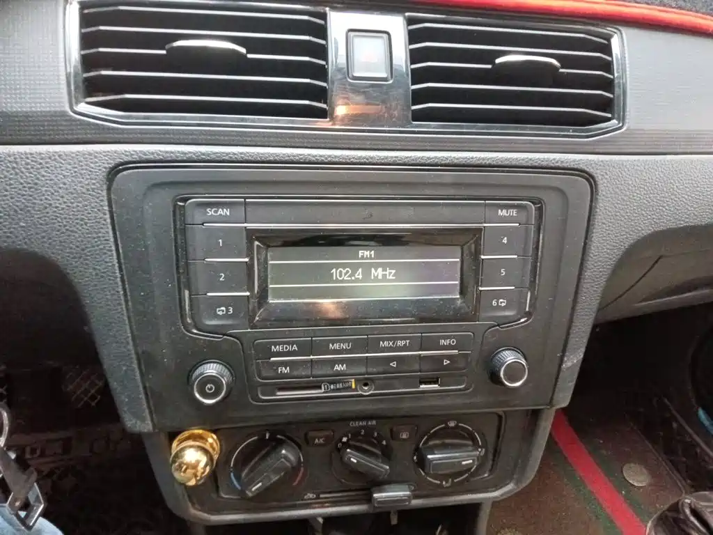 Volkswagen Santana — миниатюра 9