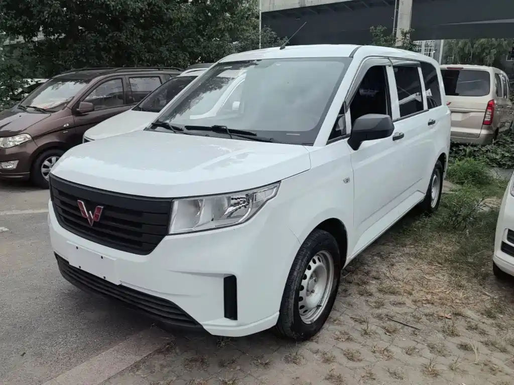 Wuling Hongguang PLUS — миниатюра 2