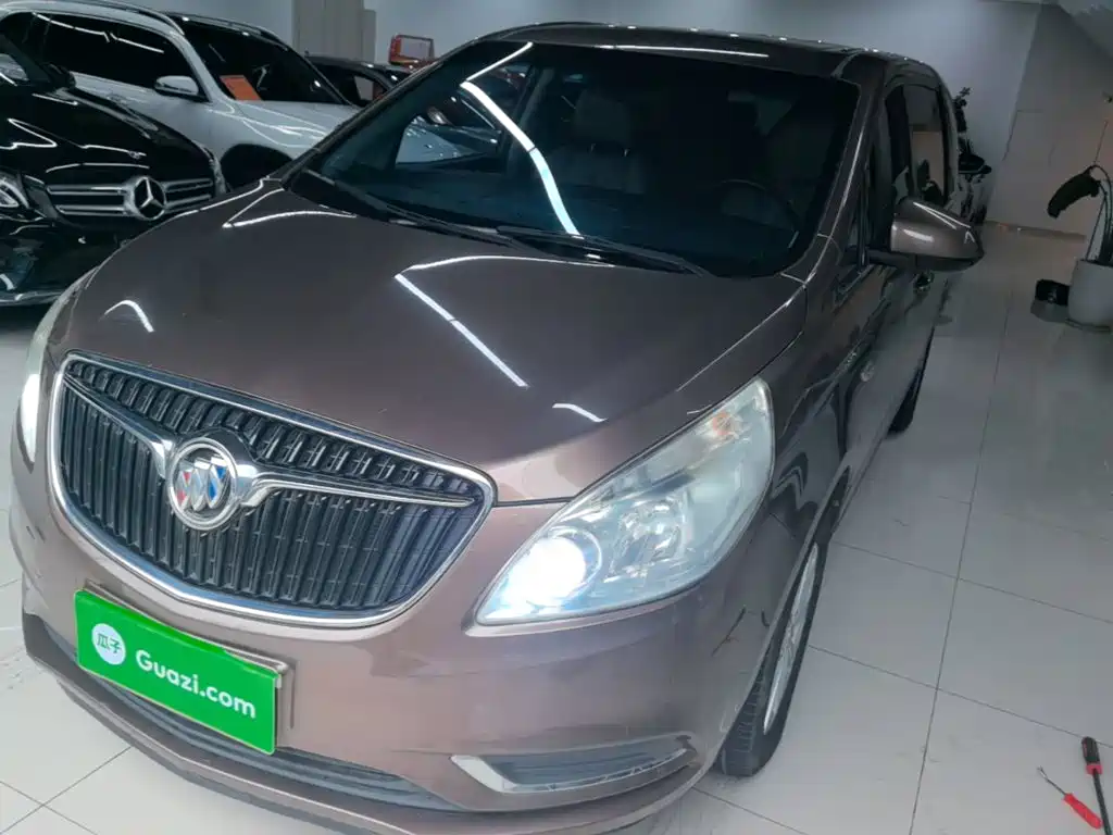 Buick GL8 — миниатюра 2