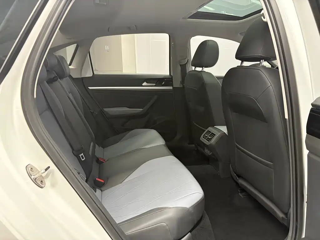 Volkswagen Lavida — миниатюра 13