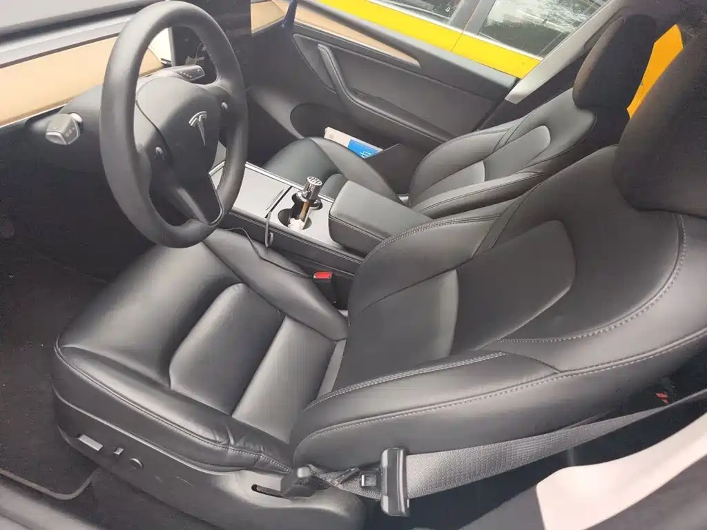 Tesla Model Y — миниатюра 11